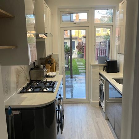 Modern Home With Driveway Parking For 2 Vehicles, Near Tottenham Hotspur Stadium, White Hart Lane Train Station Londýn Exteriér fotografie